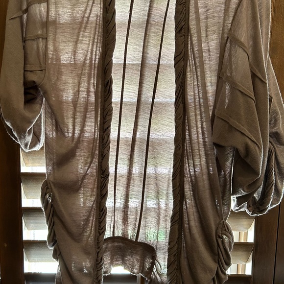 TCEC lightweight open sweater in taupe. Size Small. - Picture 2 of 6